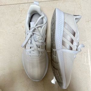 Adidas women’s sneaker